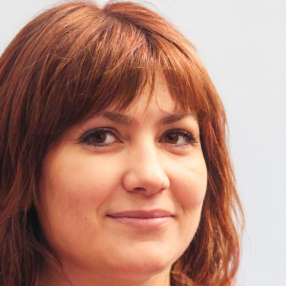 Retrato profesional de Estela Viladomat, coach de transformación financiera